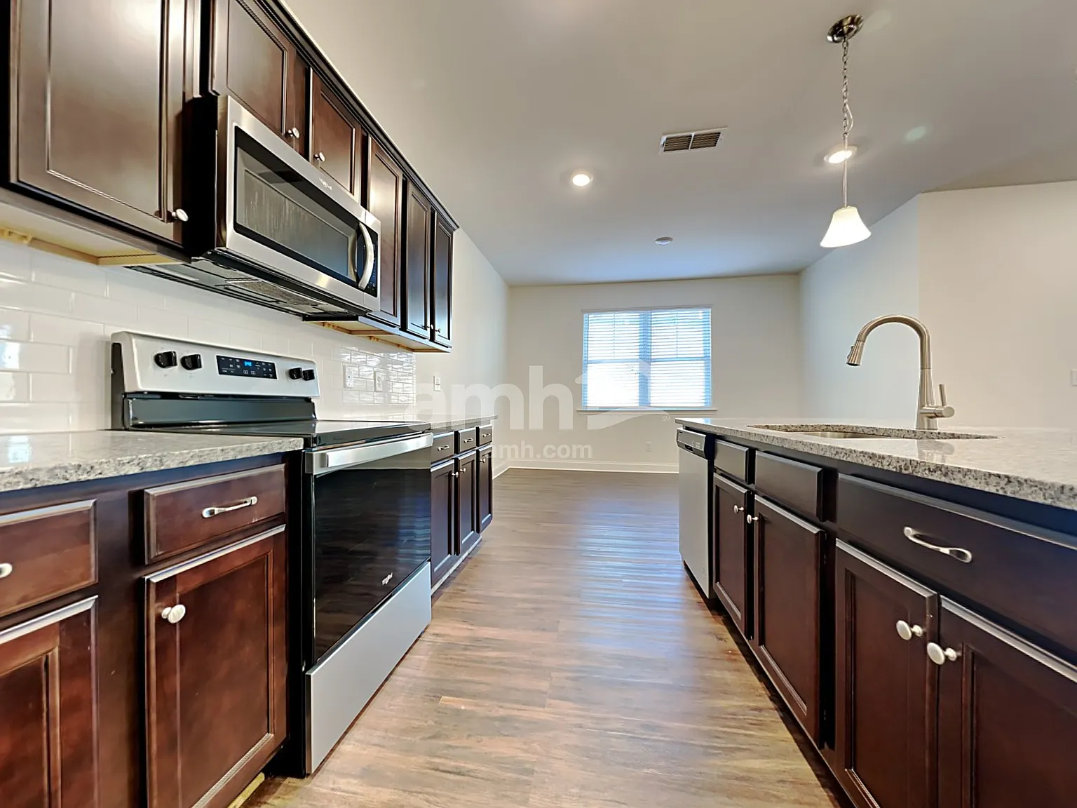 5 bed, 3.0 bath, 2377 sqft, $2,720 — Photo 4