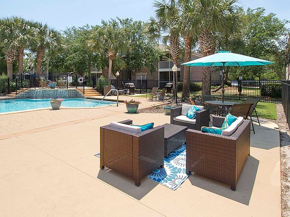 5th image of 1899 Reserve Blvd #14