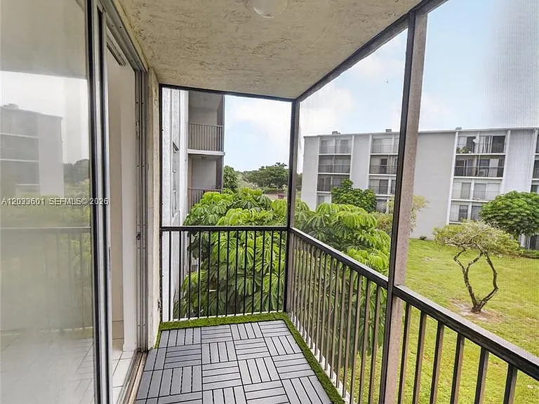 8750 N Sherman Cir #305 — Photo 60