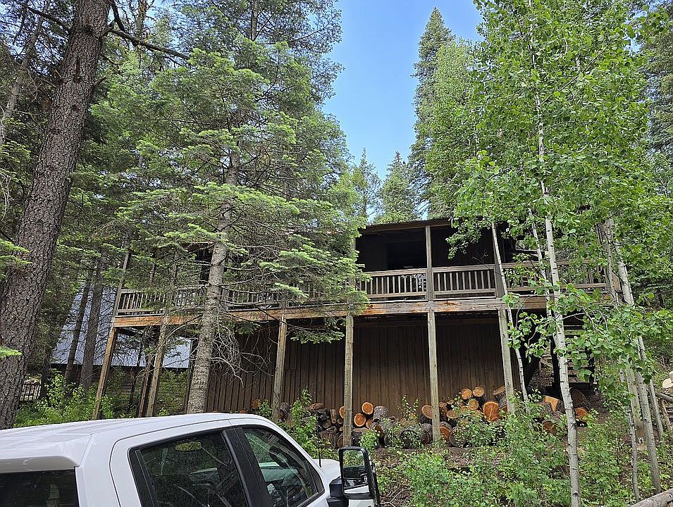 1st image of 8 Pond Rd