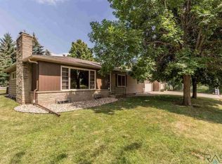 100 S La Mesa Dr, Sioux Falls, SD 57107