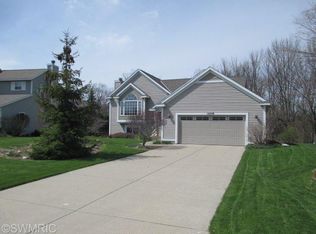 10729 Wood Ridge Dr, Zeeland, MI