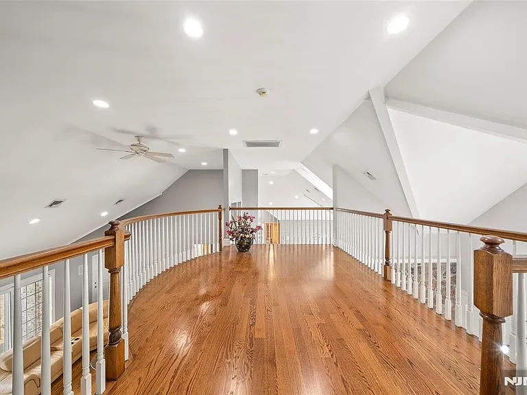 351 White Ave — Photo 21