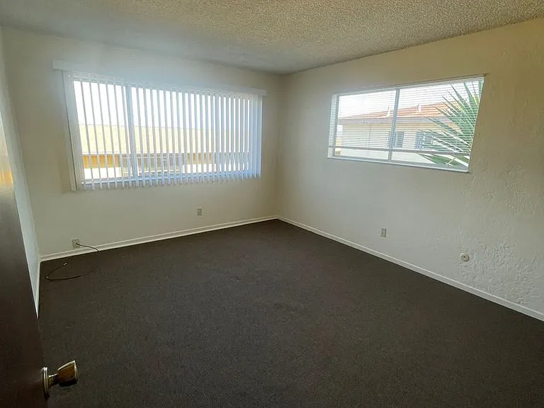 310 Spencer St — Photo 17