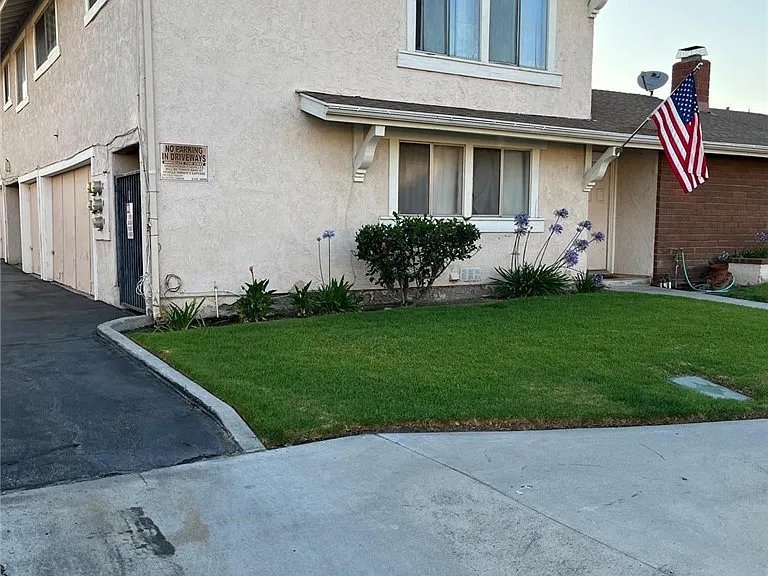 1969 Boisseranc Ln #B — Photo 1