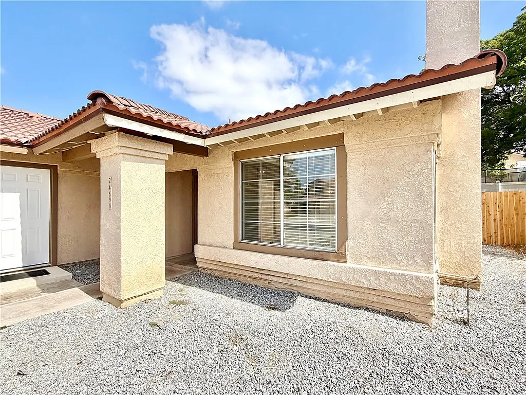 4 bed, 1581 sqft, $2,799 — Photo 2