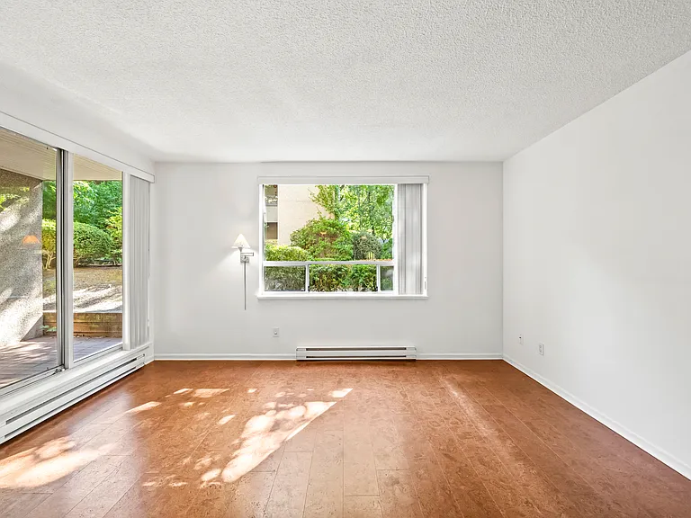 1050 Broughton St — Photo 5