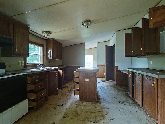 5th image of 286 Ed Mitchell Rd