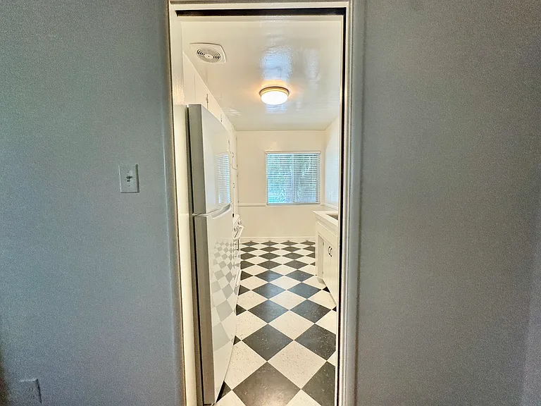 1311 N Fairfax Ave #1 — Photo 15