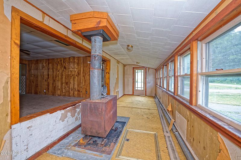 4th image of 1693 Thatcher Park Road