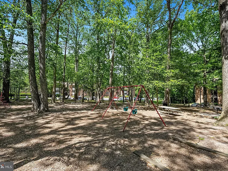 1540 Northgate Sq #11B — Photo 15