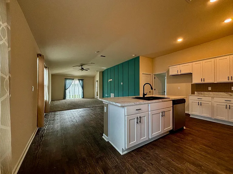 2427 Falling Star Ln — Photo 6