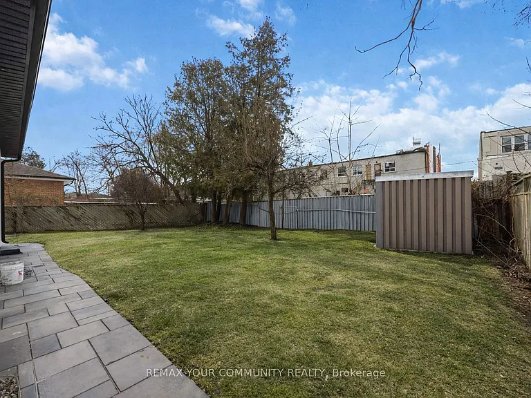 55 Cocksfield Ave #LOWER — Photo 18