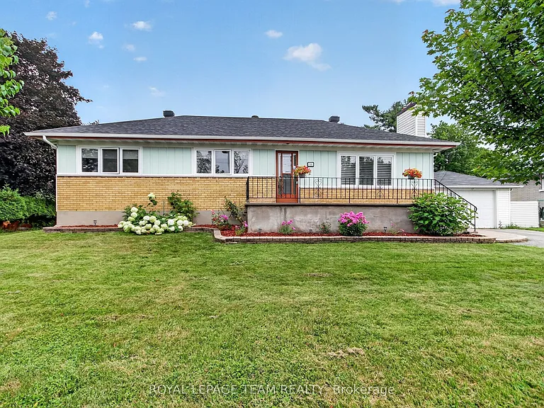 53 Fieldrow St — Photo 2
