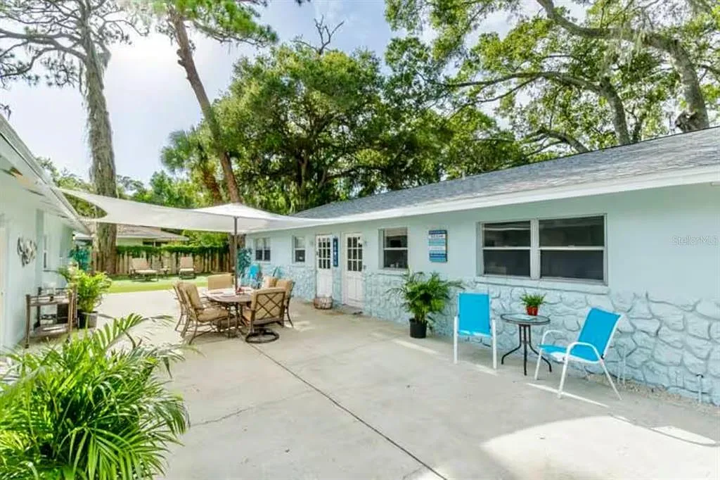 1 bed, 1.0 bath, 950 sqft, $1,895 — Photo 2