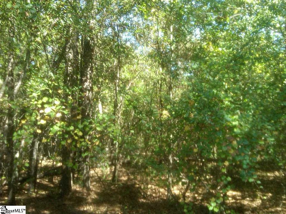 2nd image of 168 Finley Rd