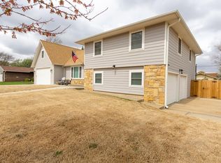 2029 Lynwood Dr, Salina, KS 67401