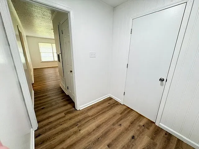 857 Queensbury Dr — Photo 2