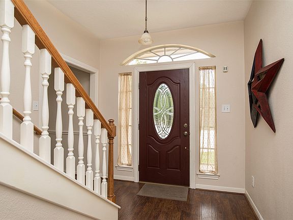 4th image of 3223 Alexander Parc Dr