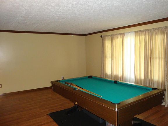2nd image of 430 Seven Pines Dr