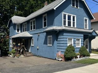 17 Akron St, Meriden, CT 06450