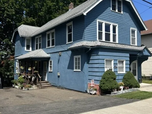 17 Akron Street, Meriden, CT 06450