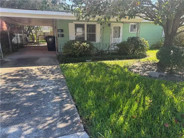 638 Huntlee Dr, New Orleans, LA 70131