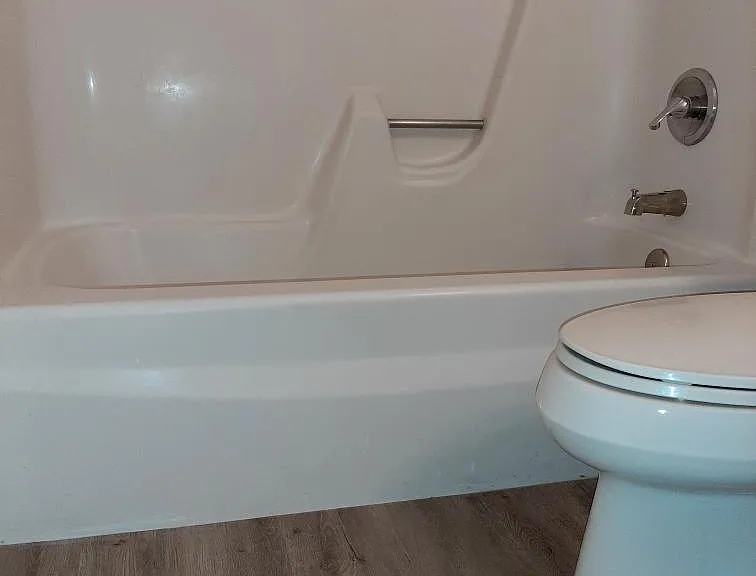 2242 W Morten Ave #6 — Photo 9