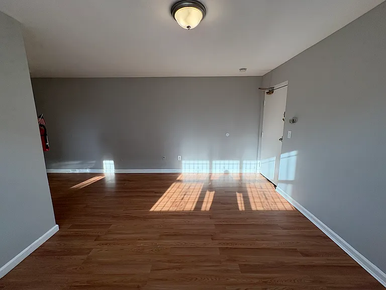 125 Maple Ave #A — Photo 4