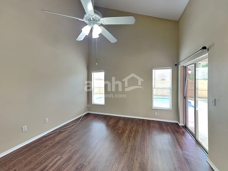 317 Morning Creek Cir — Photo 7