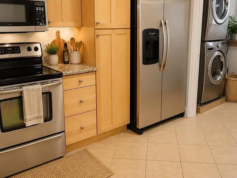 5201 SW 31st Ave #195 — Photo 4