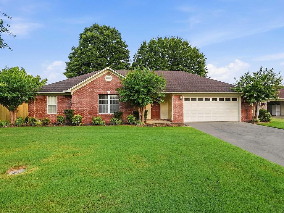 1st image of 307 Crain Dr