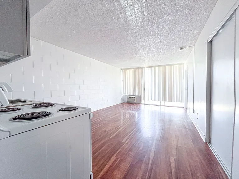 Riverbrook Apartment — Photo 14