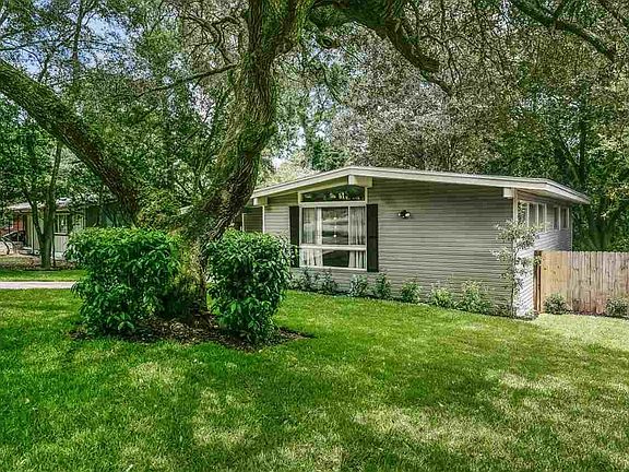 3rd image of 5040 Springhill Dr