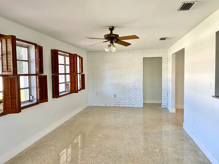 10731 SW 36th St — Photo 9