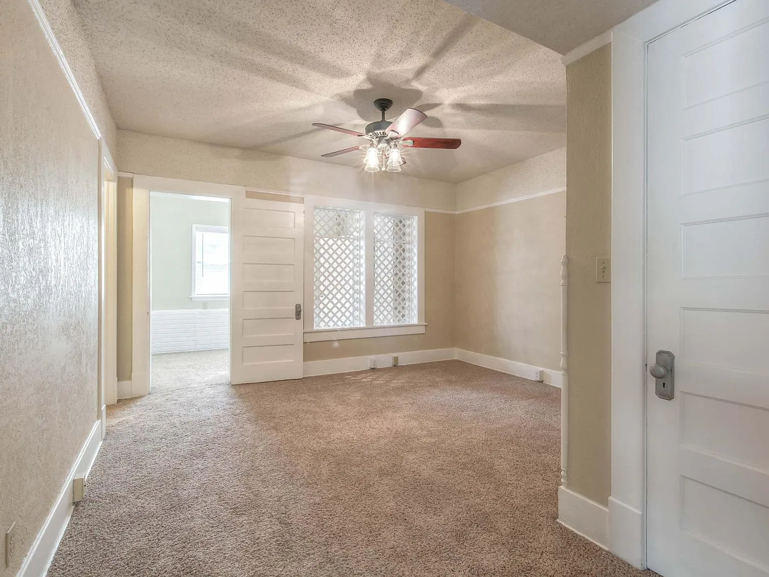 1 bed, 800 sqft, $1,000 — Photo 4