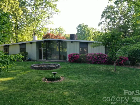 2842 Dogwood Dr, Claremont, NC 28610