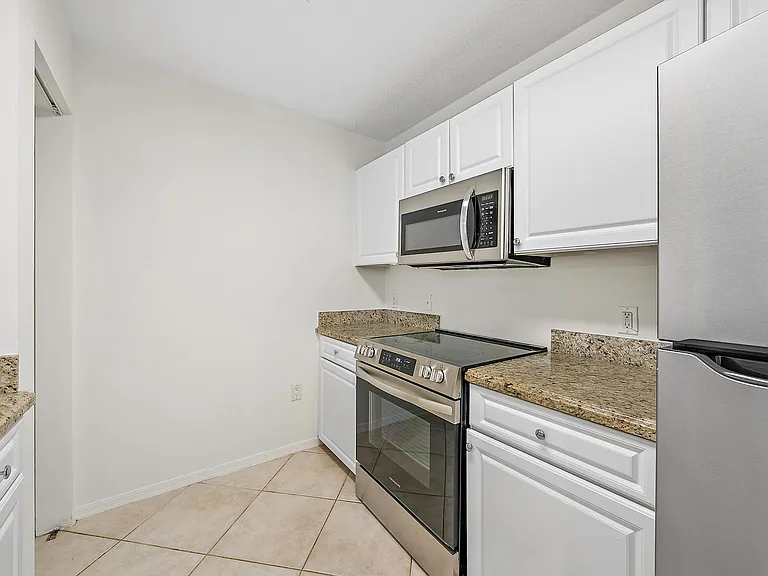 1209 Main St #304 — Photo 3