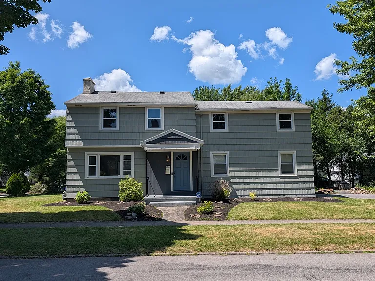 111 Eastmoreland Dr — Photo 32