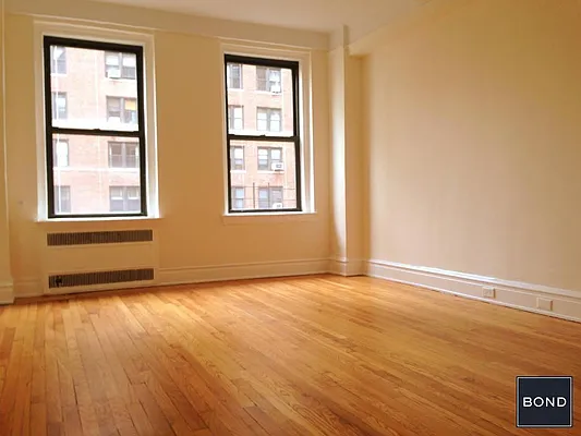 Rented by Bond New York | media 27