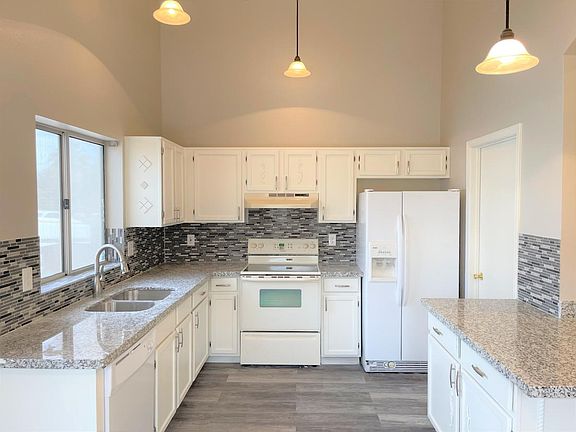 3rd image of 7210 E Catalina Ave