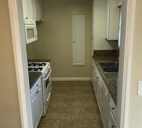 2nd image of 314 1/2 N Hollywood Way #1-2