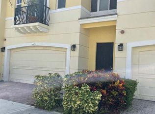 643 NW 38th Cir, Boca Raton, FL 33431