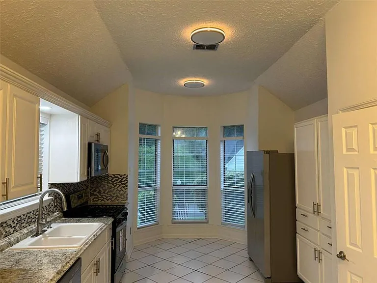 717 Shore Dr — Photo 9