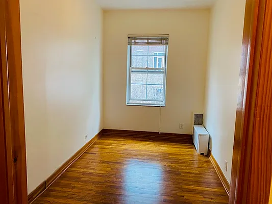 Rented by Bank Neary | media 33