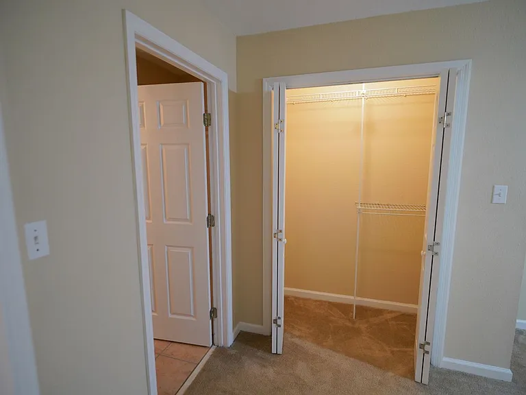 847 W Georgia St — Photo 10