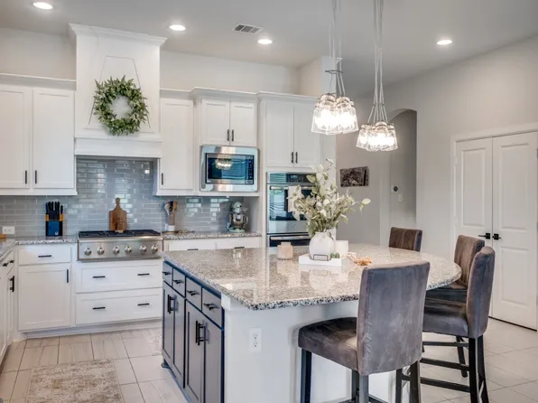 1044 Myers Park Trl, Roanoke, TX 76262