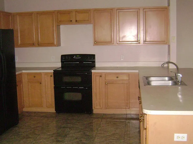 505 Elbridge Pl — Photo 2