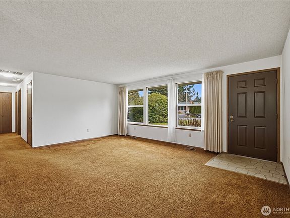 4th image of 14055 SE 202nd Street