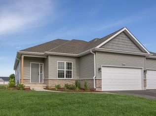 2248 Maggie Ln, Sycamore, IL 60178